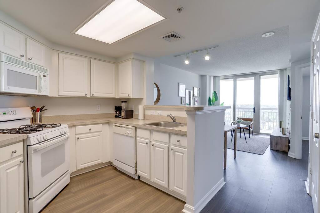Exclusive Apt In Ballston With Gym 알링턴 외부 사진