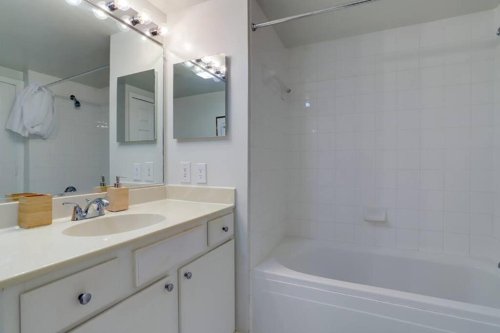Exclusive Apt In Ballston With Gym 알링턴 외부 사진