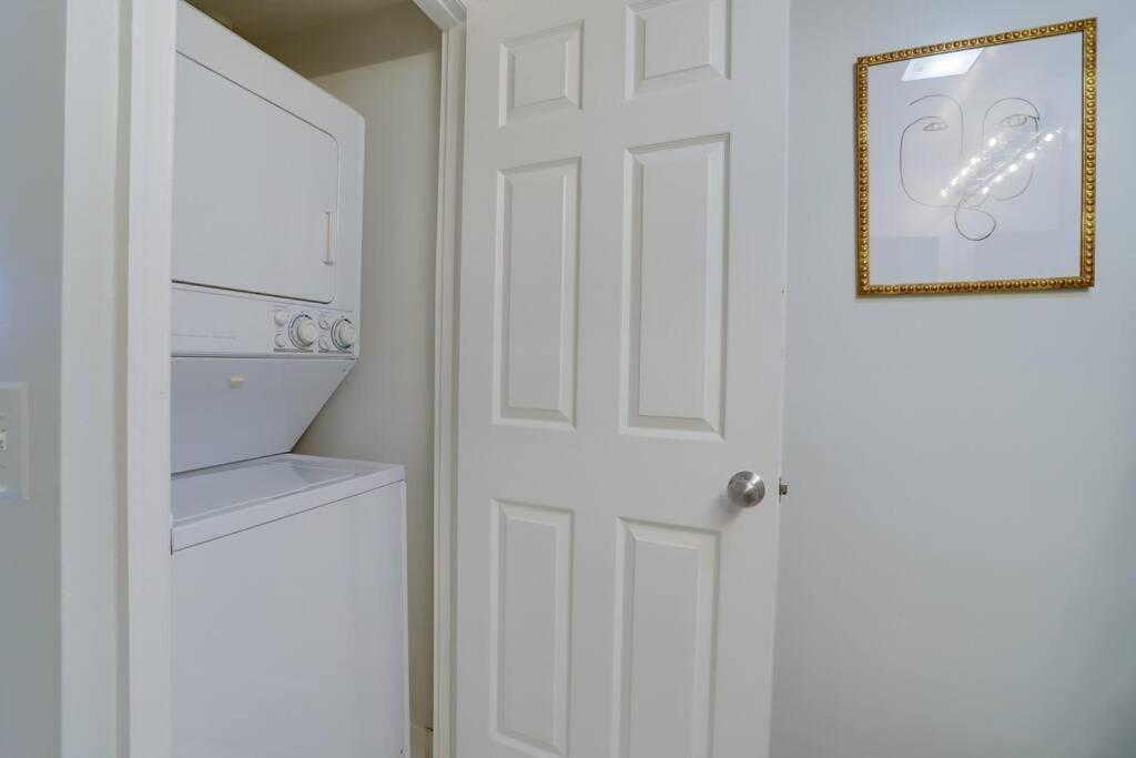 Exclusive Apt In Ballston With Gym 알링턴 외부 사진